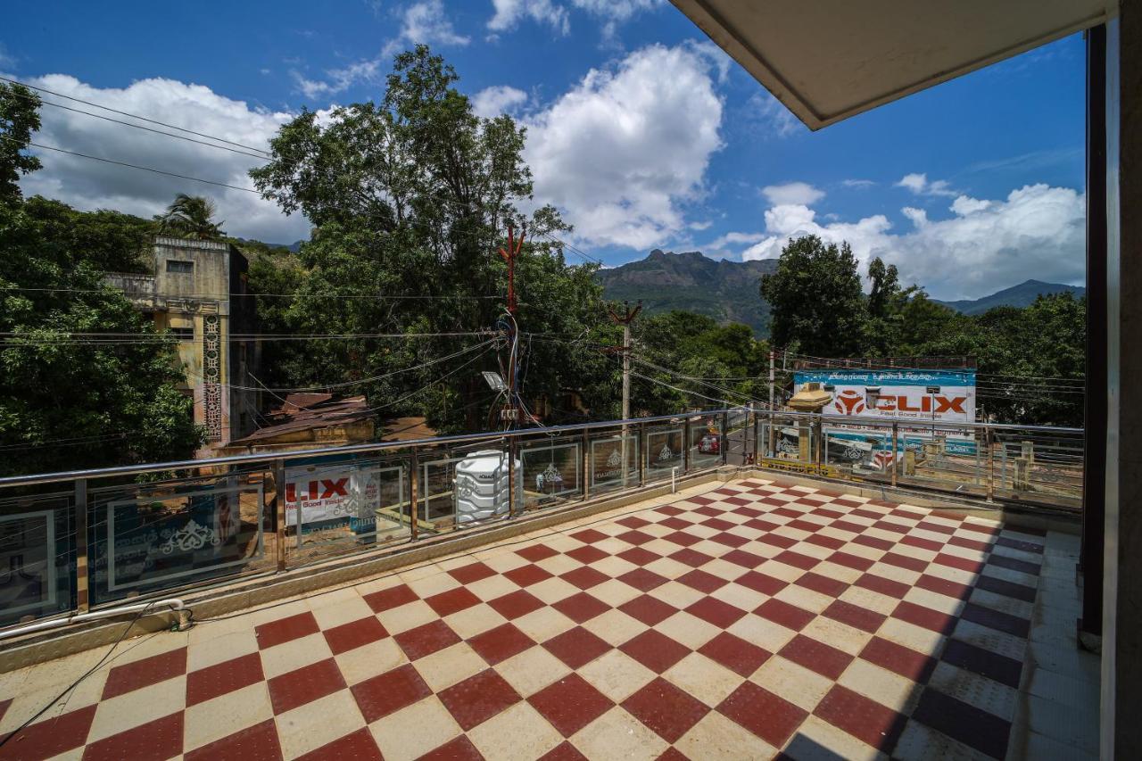 The Pothigai Palace Hotel Kuttālam Exterior foto